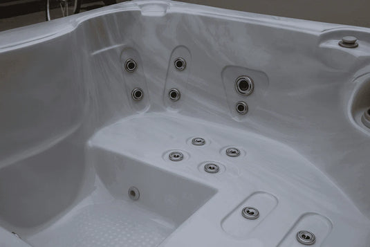 Luxury Spas Solace Series (110V) 3-Person Hot Tub Plug-n-Play