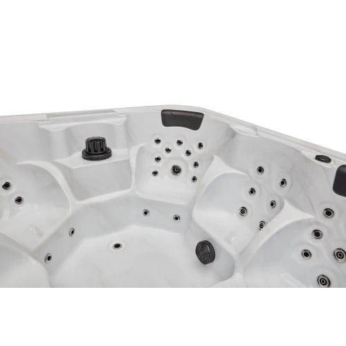 Luxury Spas Victoria Elite Series 6-Person Hot Tub